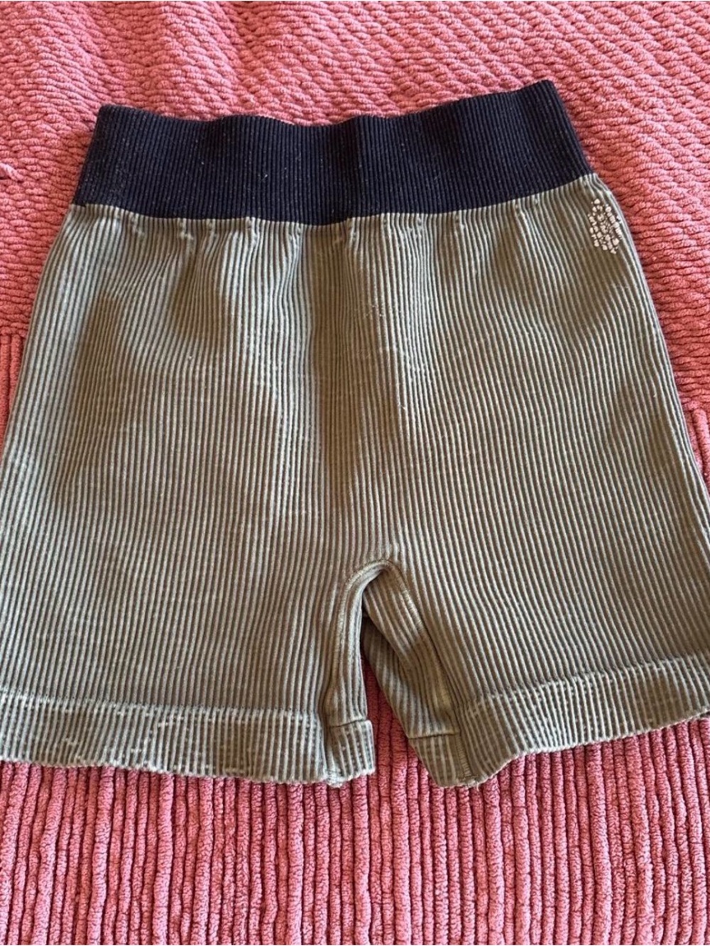 Free People - Ribbed Olive Green High-Waist Stretch Shorts with Black Waistband
